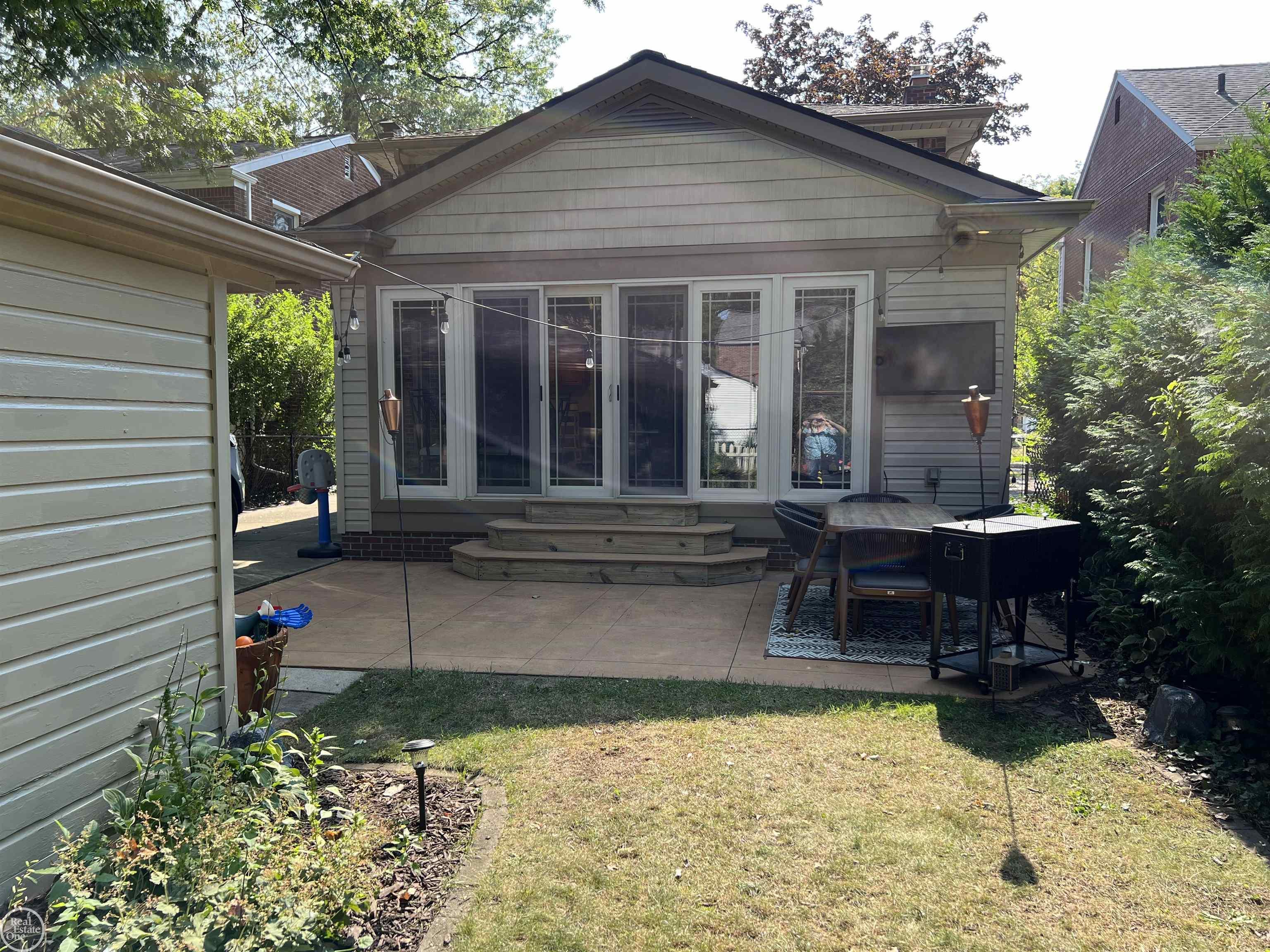 1870 Prestwick Road Grosse Pointe Woods, MI 48236 - Photo 58 of 66