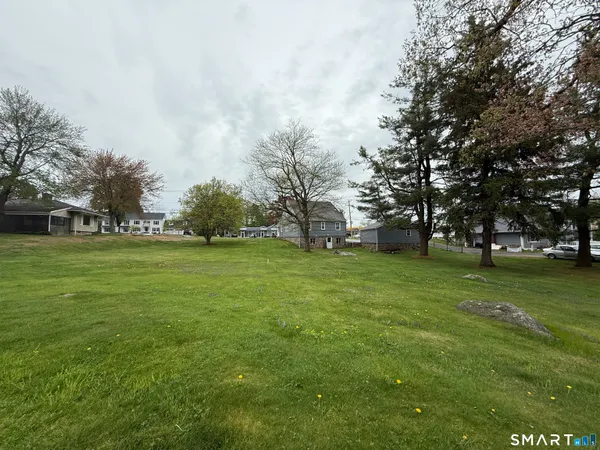 $2,200 | 31 Waterbury Road, Prospect, CT 06712