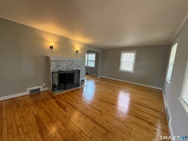 $2,200 | 31 Waterbury Road, Prospect, CT 06712