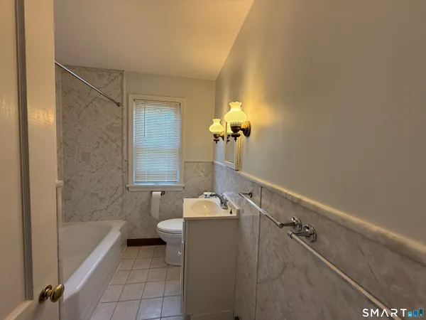 $2,200 | 31 Waterbury Road, Prospect, CT 06712