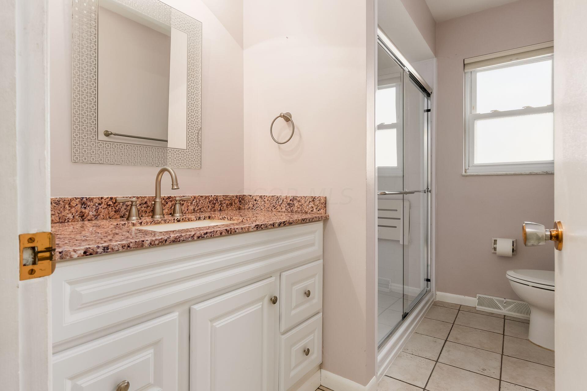 1620 Ardwick Road Columbus, OH 43220 - Photo 23 of 38 primary bath