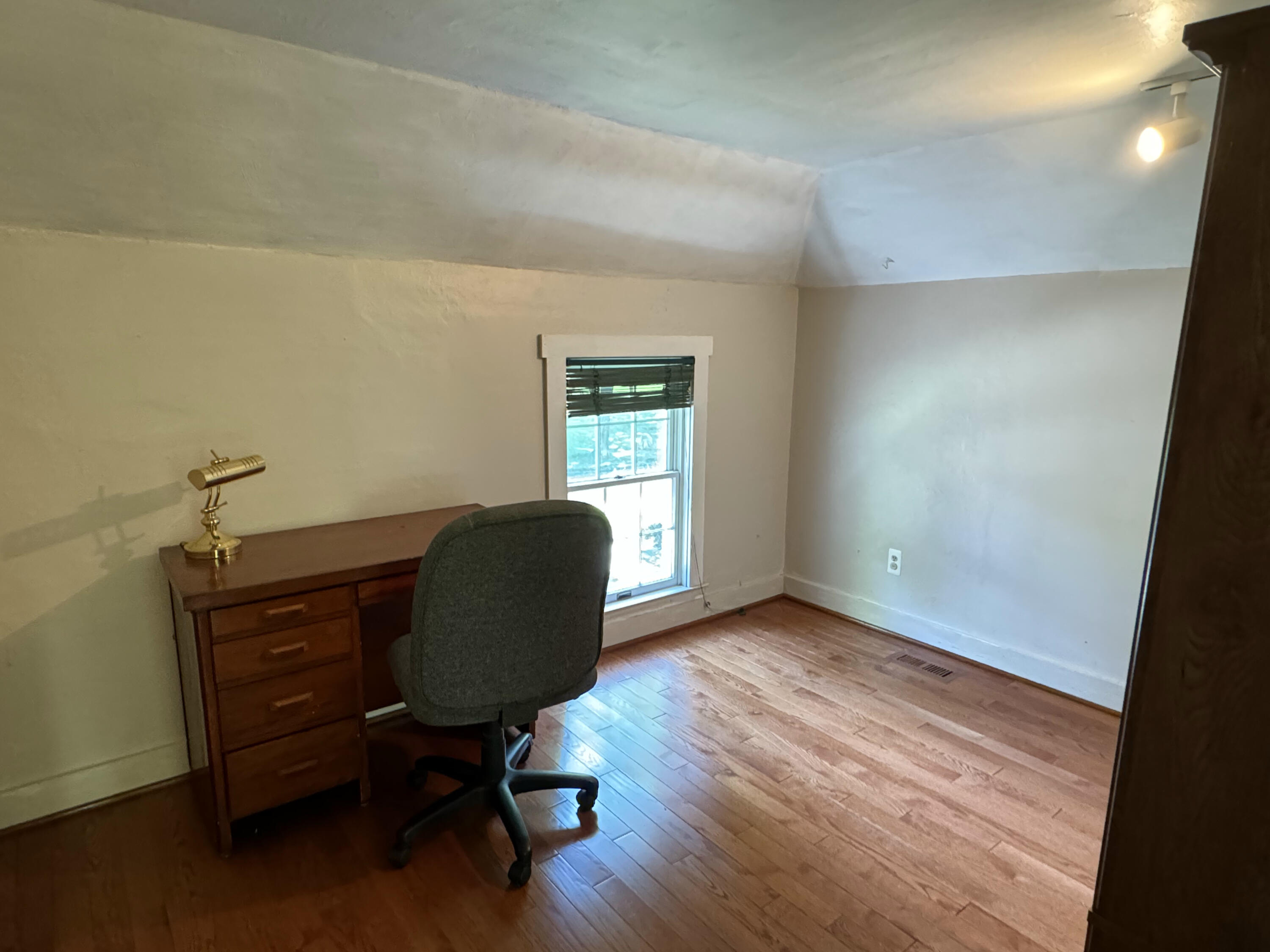6310 Shappie Road Clarkston, MI 48348 - Photo 21 of 32 Bedroom 2