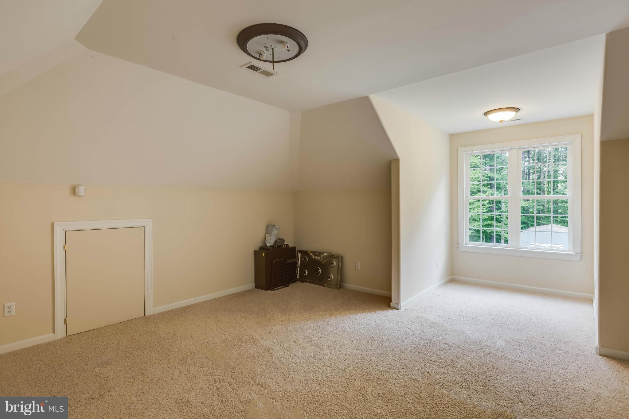 19385 Country Road Beaverdam, VA 23015 - Photo 17 of 30 an empty room with a window
