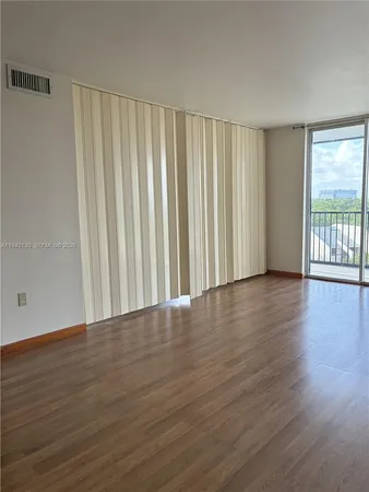 $2,250 | 2500 Northeast 135th Street, Unit B506, North Miami, FL 33181