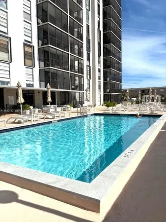 $2,400 | 2500 Northeast 135th Street, Unit B506, North Miami, FL 33181