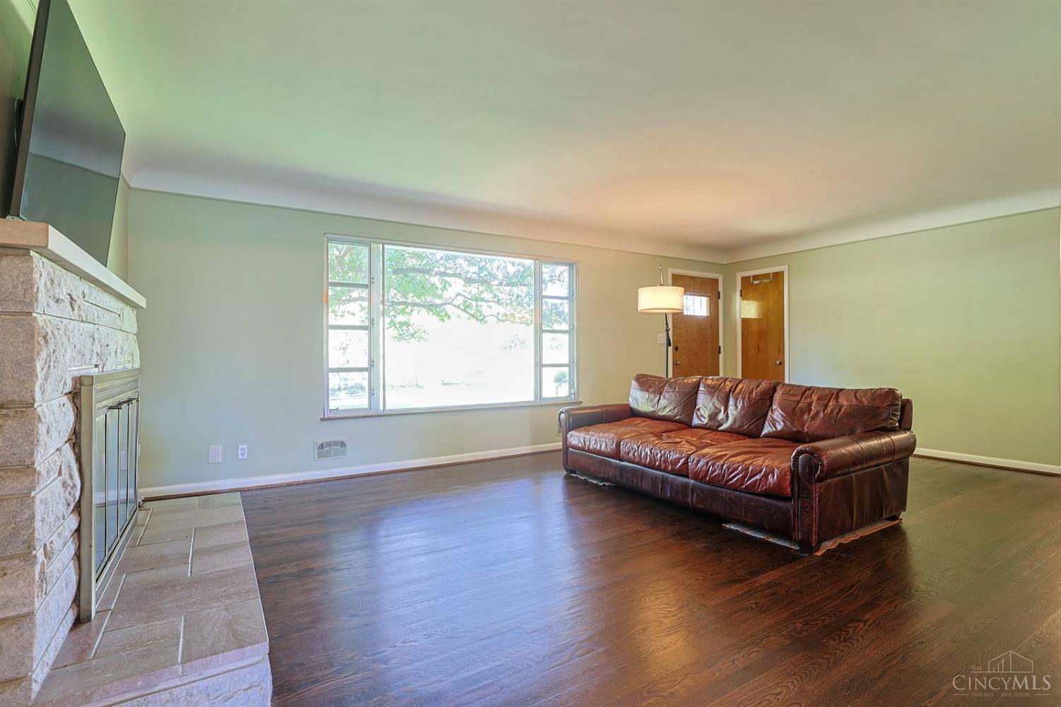 543 Compton Road Cincinnati, OH 45215 - Photo 4 of 39 Gallery Image 4
