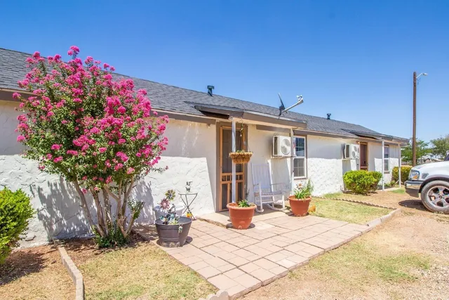 $420,000 | 1305 South 9th Street, Slaton, TX 79364