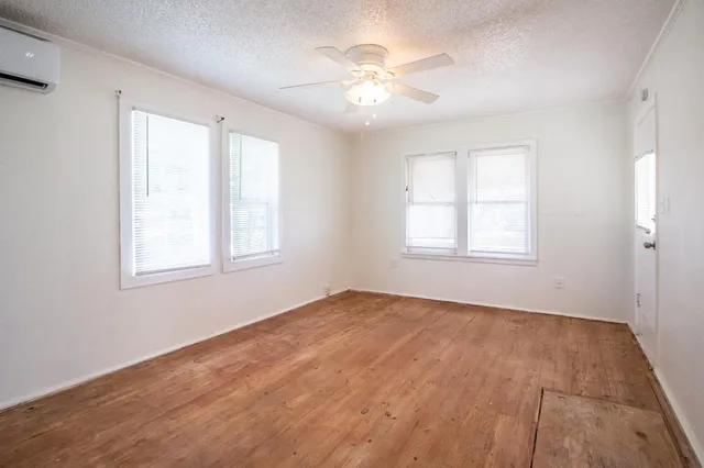 $420,000 | 1305 South 9th Street, Slaton, TX 79364