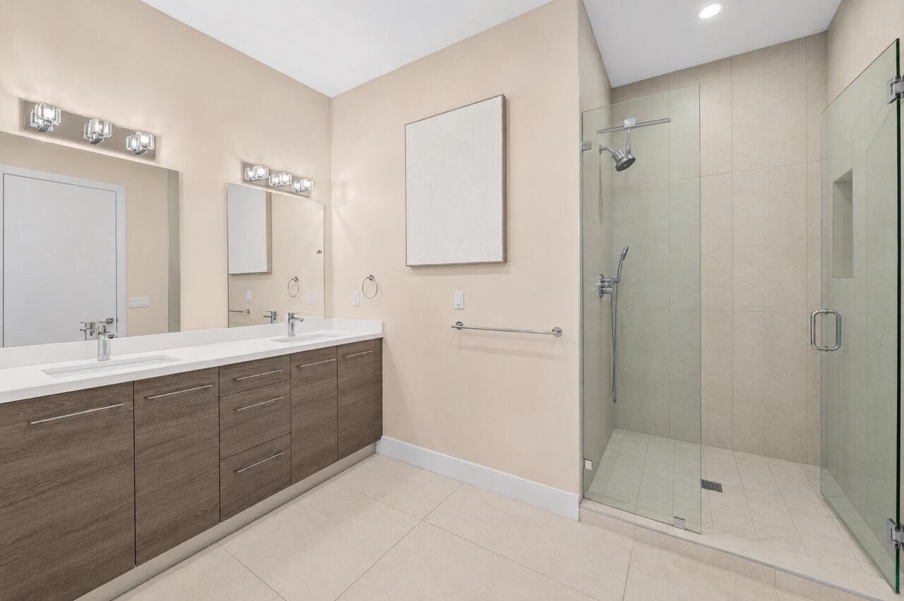 3090 Southwest 17th Street Miami, FL 33145 - Photo 16 of 25 Primary Bath Large