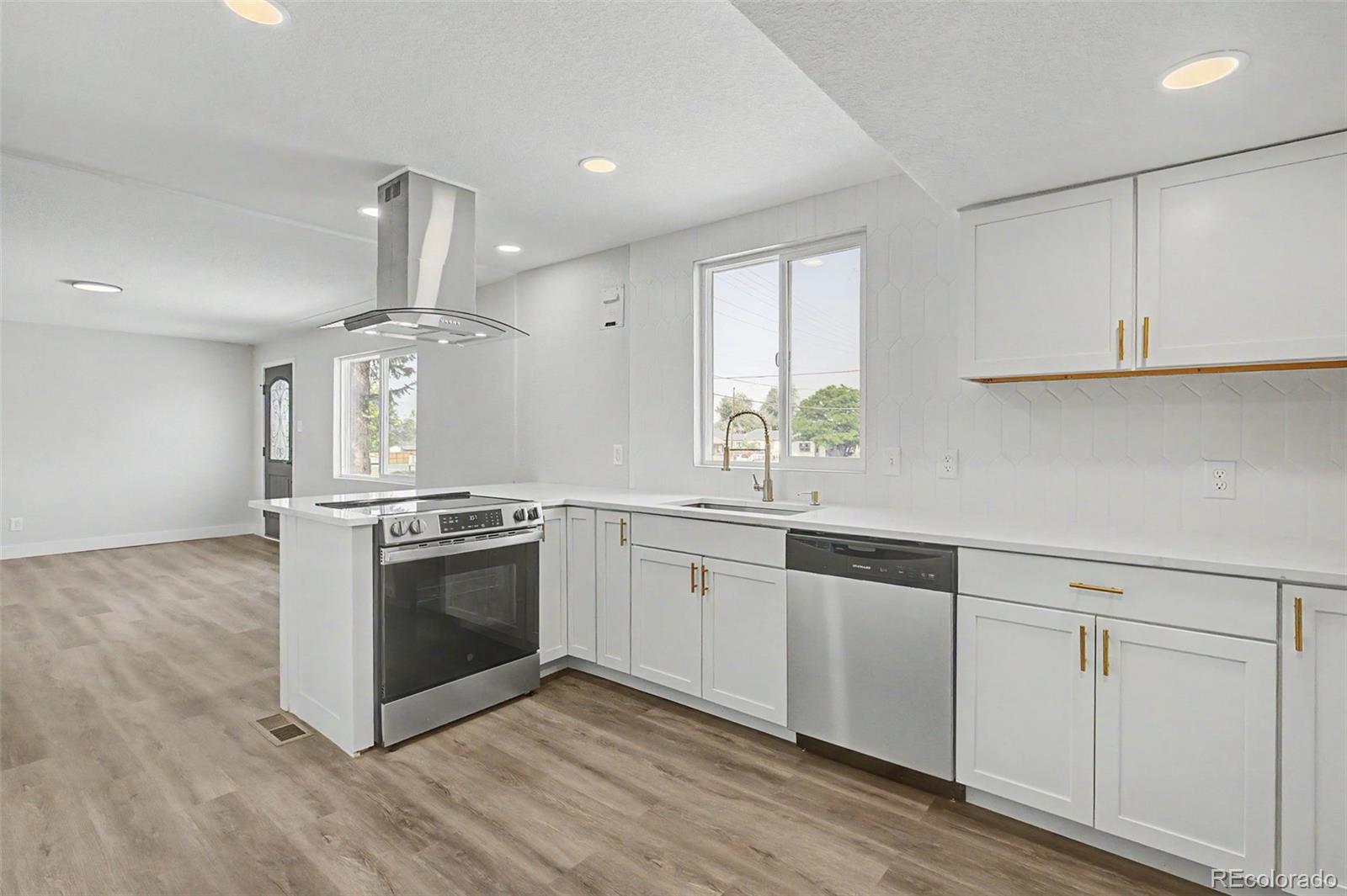 901 South Raleigh Street Denver, CO 80219 - Photo 11 of 40