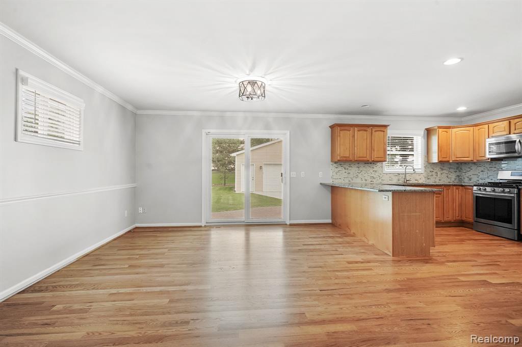 3324 Harvard Road Royal Oak, MI 48073 - Photo 4 of 25