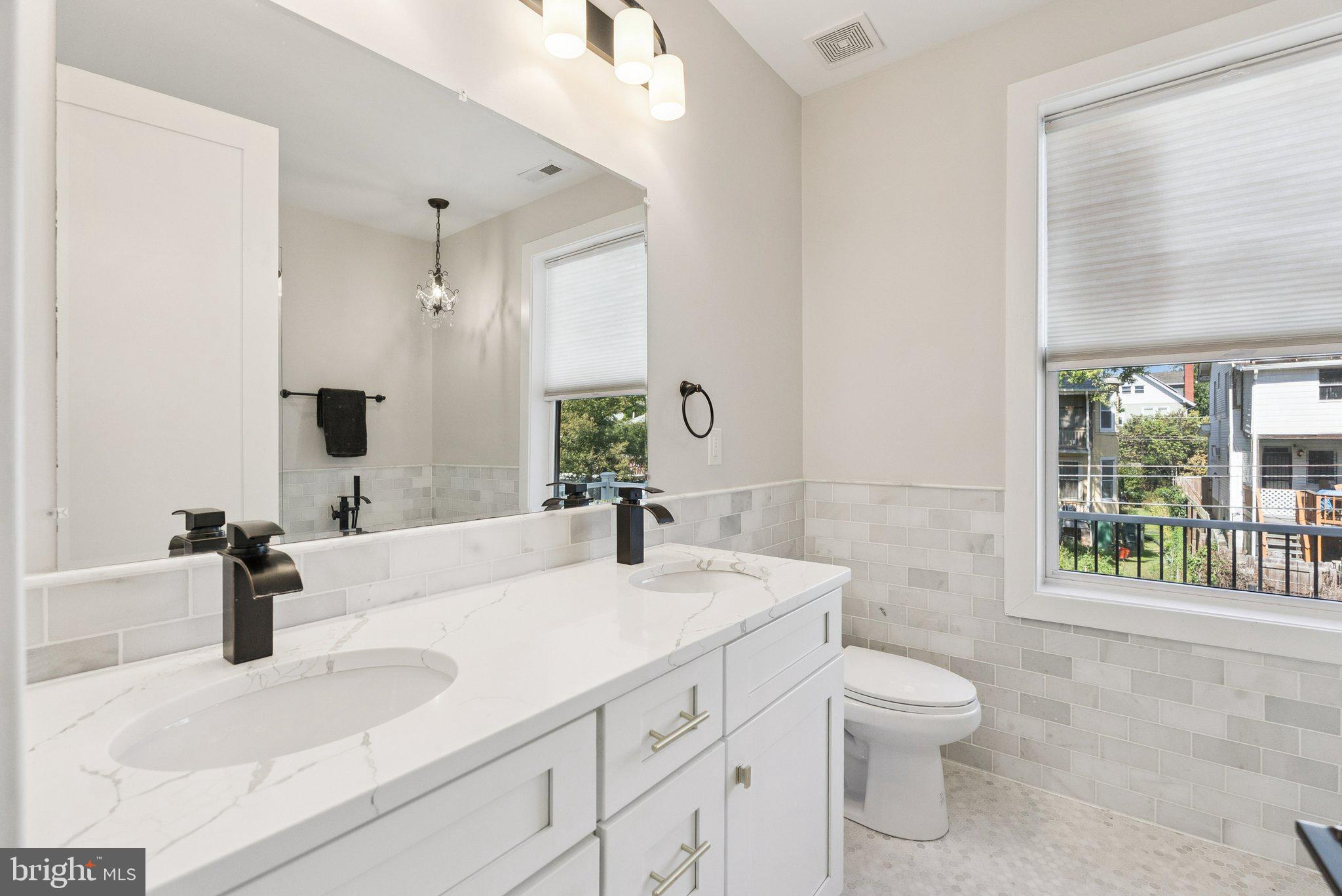 1207 Delafield Place Northwest Washington, DC 20011 - Photo 26 of 47 En suite for Primary