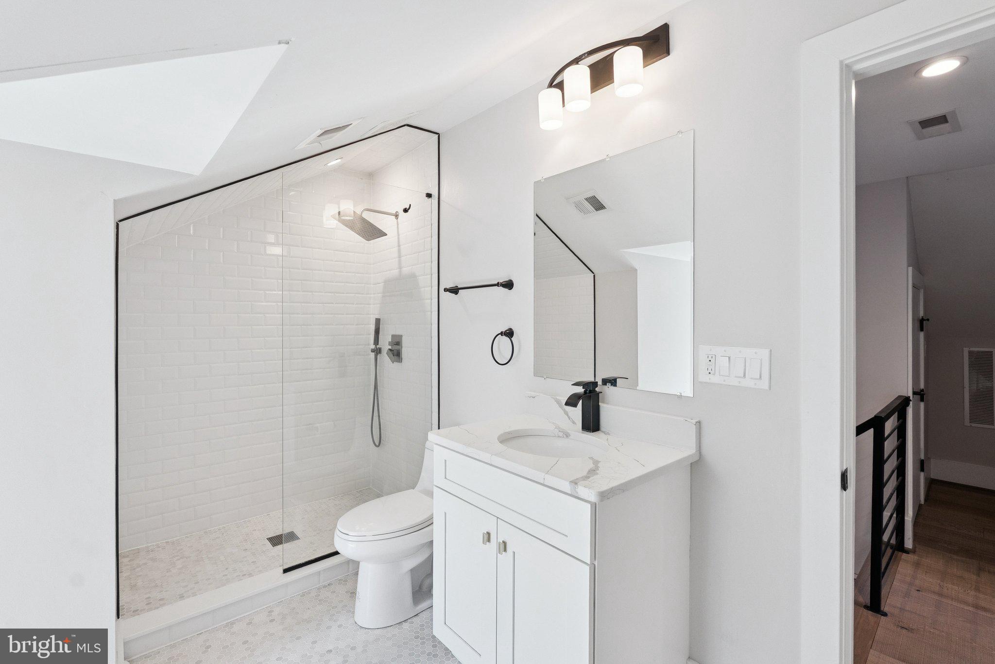 1207 Delafield Place Northwest Washington, DC 20011 - Photo 36 of 47 Top floor full Bath