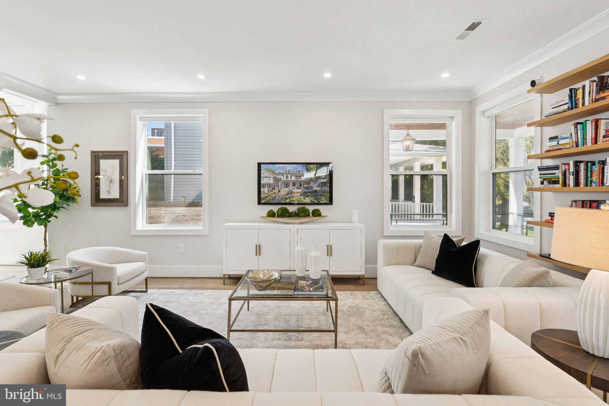 1207 Delafield Place Northwest Washington, DC 20011 - Photo 10 of 47 Living Room