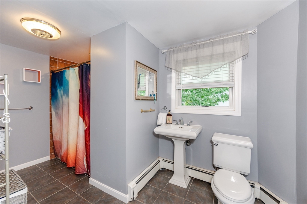 18 Edgehill Road Saugus, MA 01906 - Photo 12 of 30 Gallery Image 12