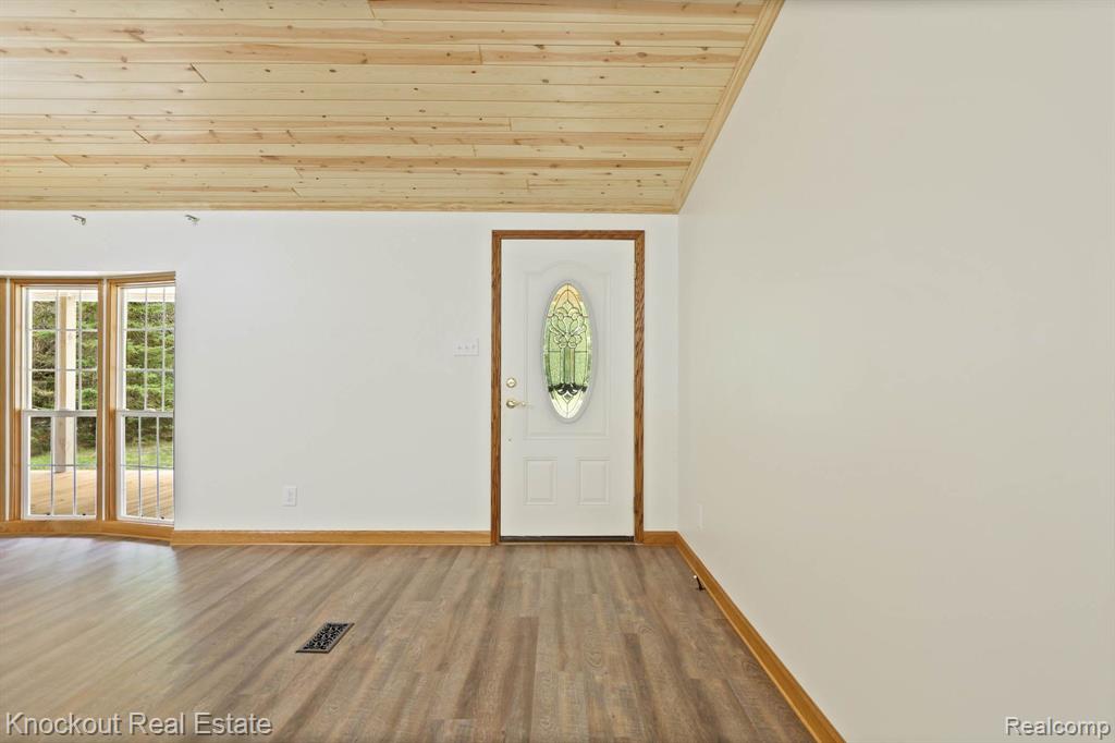 5784 Ormes Road Vassar, MI 48768 - Photo 12 of 65