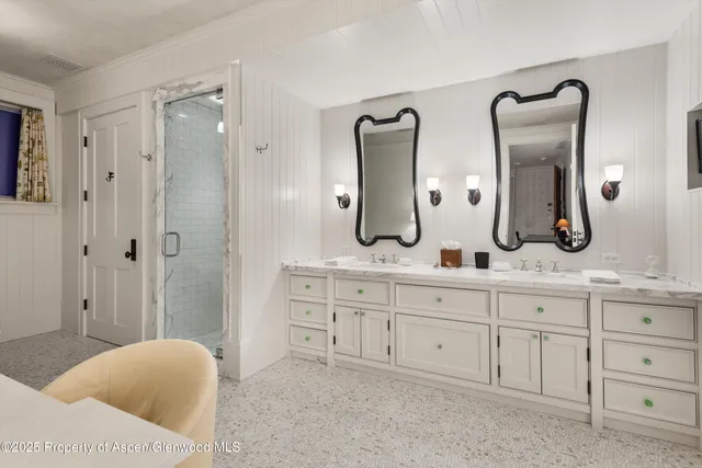 a view of a walk in closet