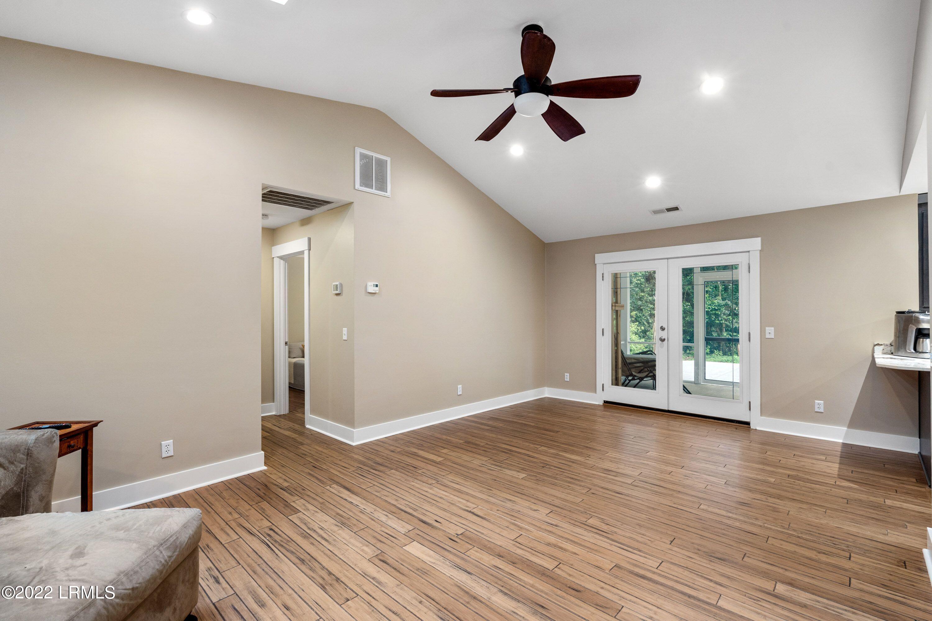 7610 Patterson Road Beaufort, SC 29906 - Photo 13 of 43 dining room