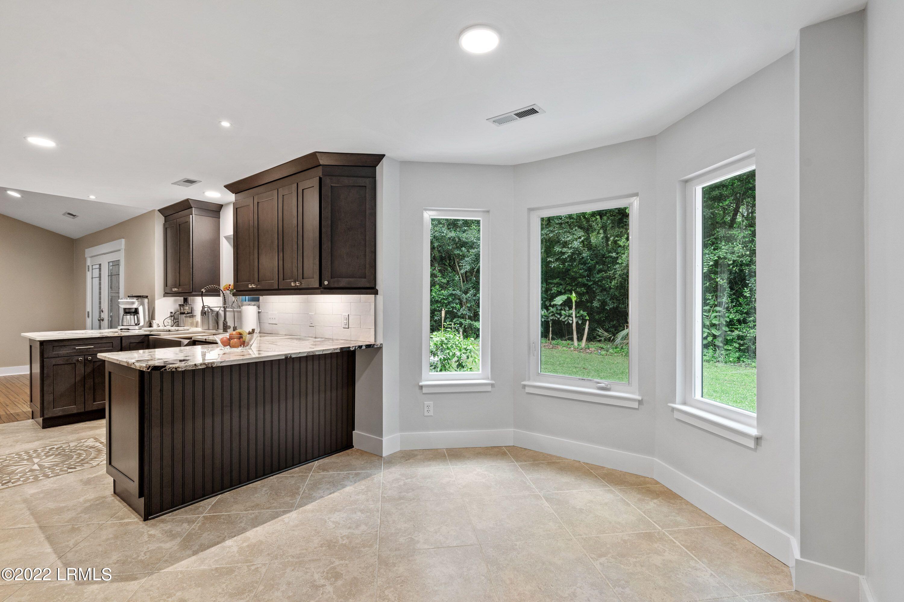 7610 Patterson Road Beaufort, SC 29906 - Photo 17 of 43 breakfast room