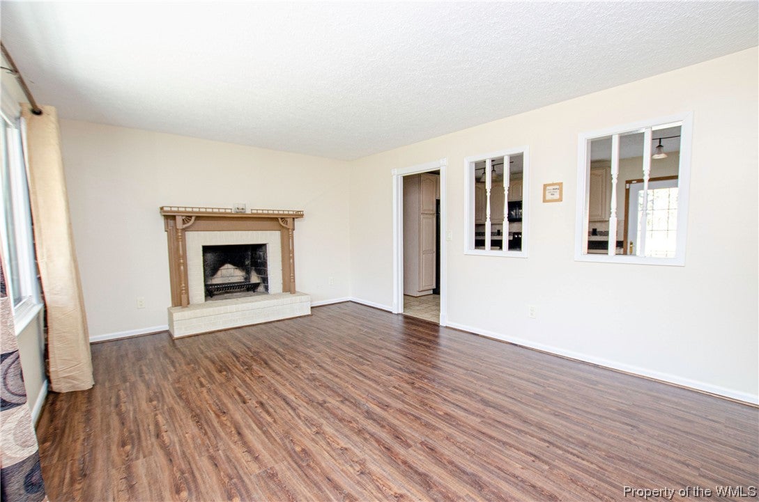 207 Victory Road Yorktown, VA 23692 - Photo 6 of 37 Gallery Image 6