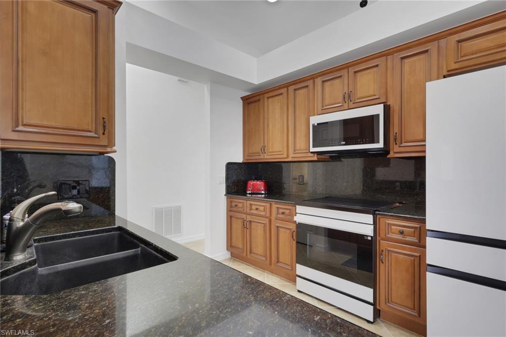 1330 11th Street Southwest Naples, FL 34117 - Photo 16 of 47