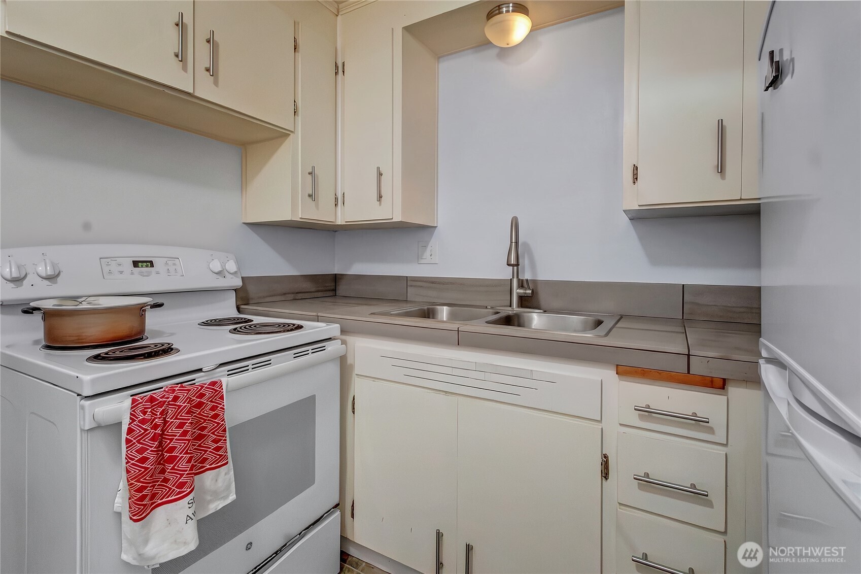 838 Harrington Avenue Northeast Renton, WA 98056 - Photo 25 of 38