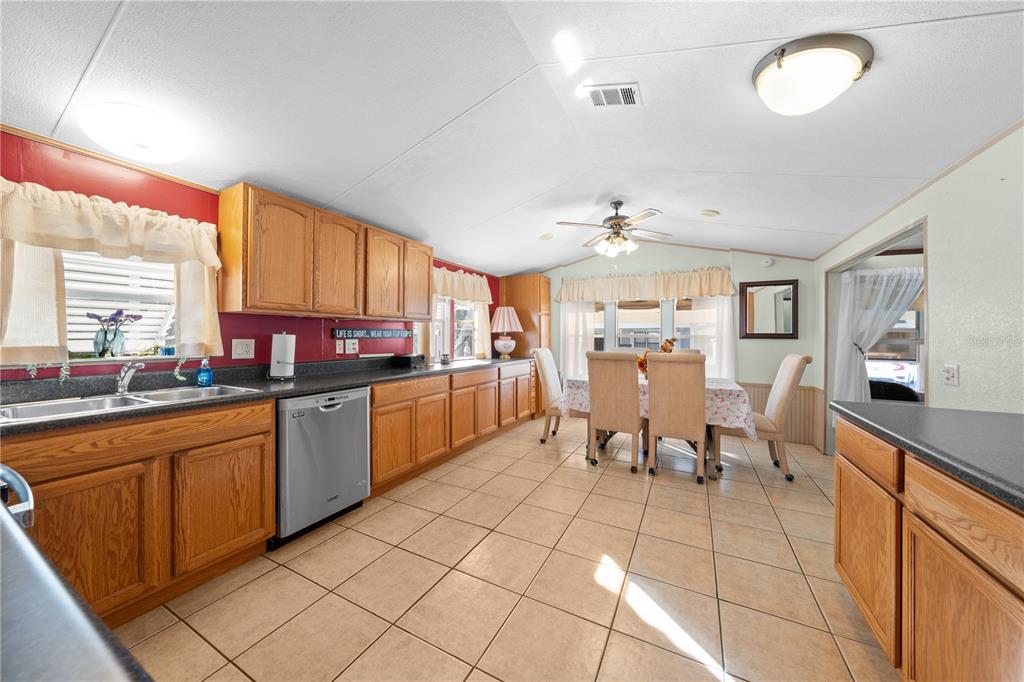 445 Citrus Ridge Drive Davenport, FL 33837 - Photo 11 of 54