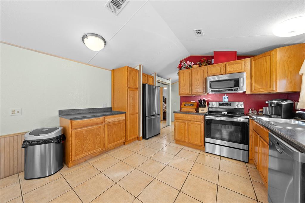 445 Citrus Ridge Drive Davenport, FL 33837 - Photo 8 of 54
