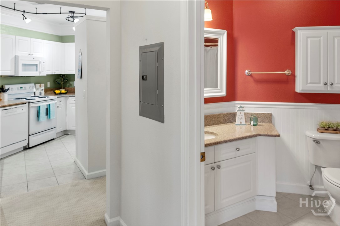 1324 Whitemarsh Way, Unit 1324 Savannah, GA 31410 - Photo 32 of 51