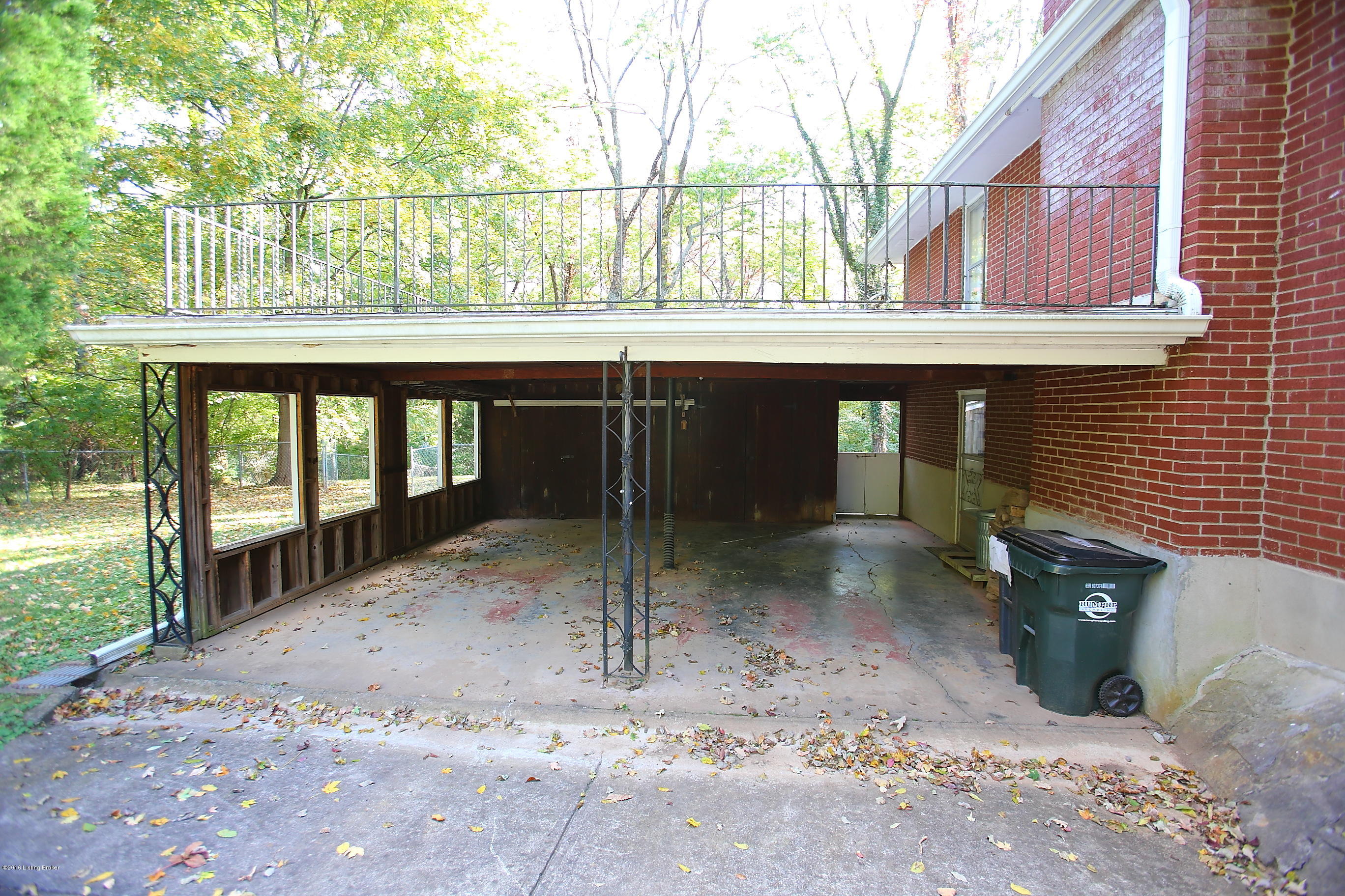 4224 Dolphin Road Houston Acres, KY 40220 - Photo 38 of 50 Carport