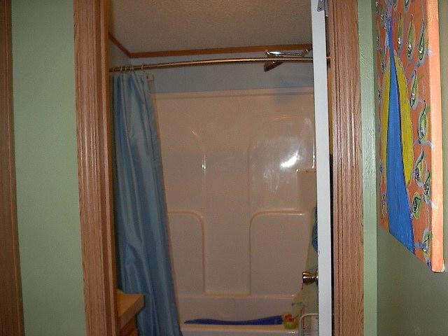 465 Storytown Road Hartsville, TN 37074 - Photo 12 of 16 2nd bath