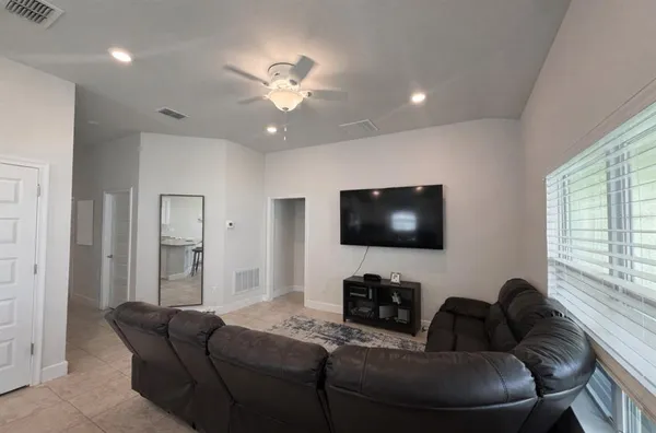 $2,295 | 14529 Scottburgh Glen Drive, Wimauma, FL 33598