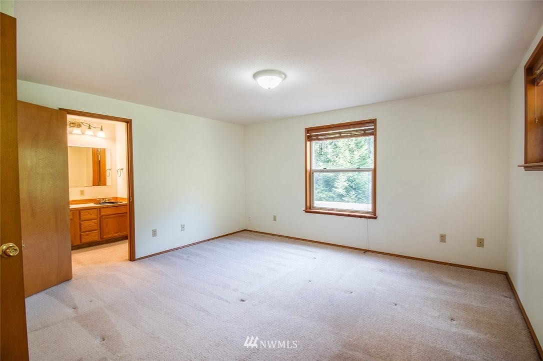 7478 Van Decar Road Southeast Port Orchard, WA 98367 - Photo 13 of 25 Gallery Image 13