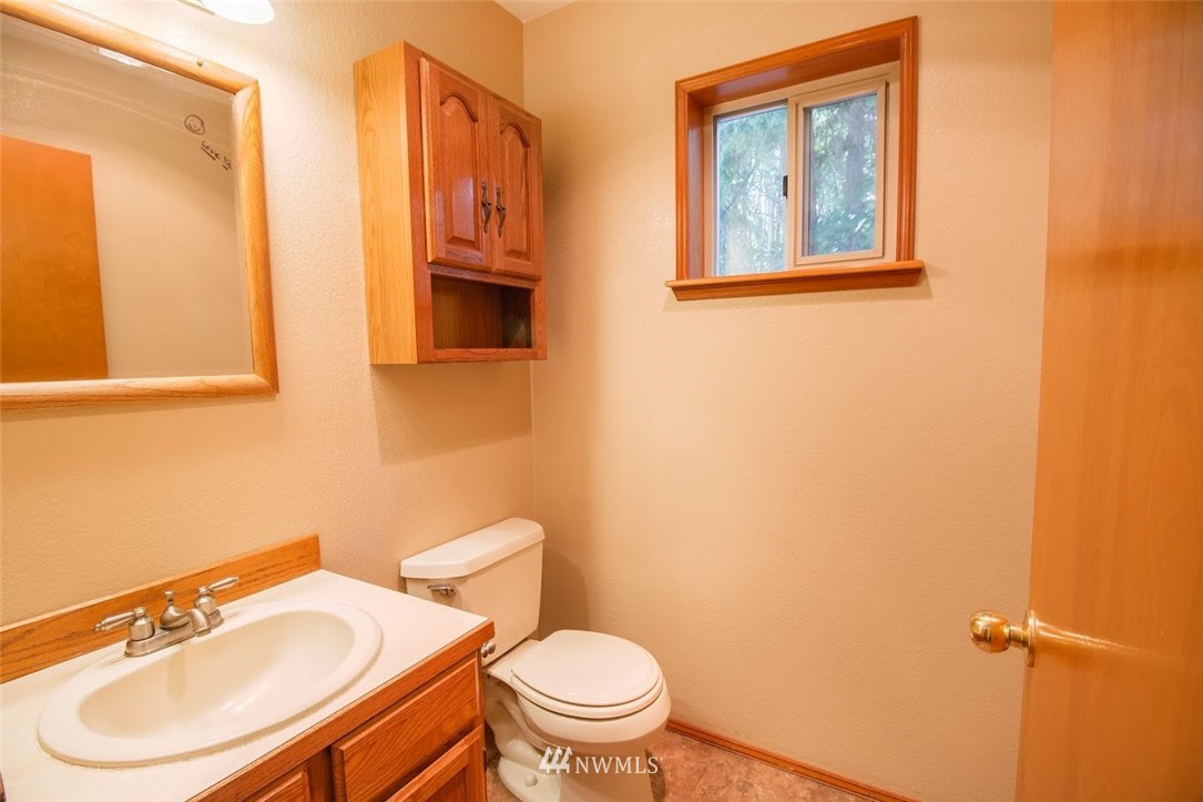 7478 Van Decar Road Southeast Port Orchard, WA 98367 - Photo 14 of 25 Gallery Image 14