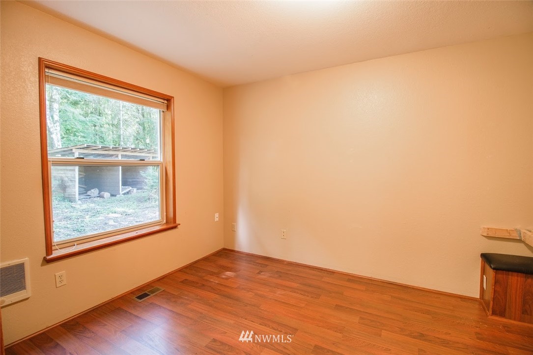 7478 Van Decar Road Southeast Port Orchard, WA 98367 - Photo 15 of 25 Gallery Image 15