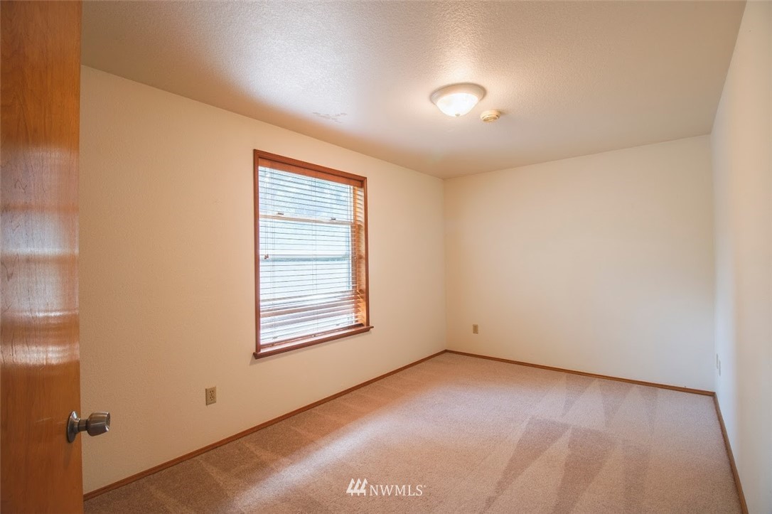 7478 Van Decar Road Southeast Port Orchard, WA 98367 - Photo 16 of 25 Gallery Image 16