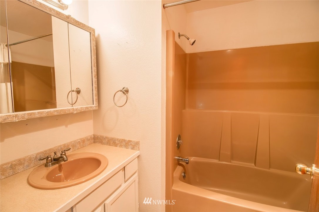 7478 Van Decar Road Southeast Port Orchard, WA 98367 - Photo 19 of 25 Gallery Image 19