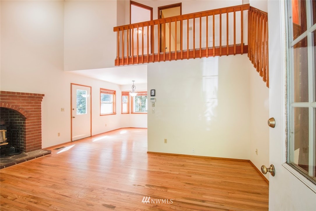 7478 Van Decar Road Southeast Port Orchard, WA 98367 - Photo 4 of 25 Gallery Image 4