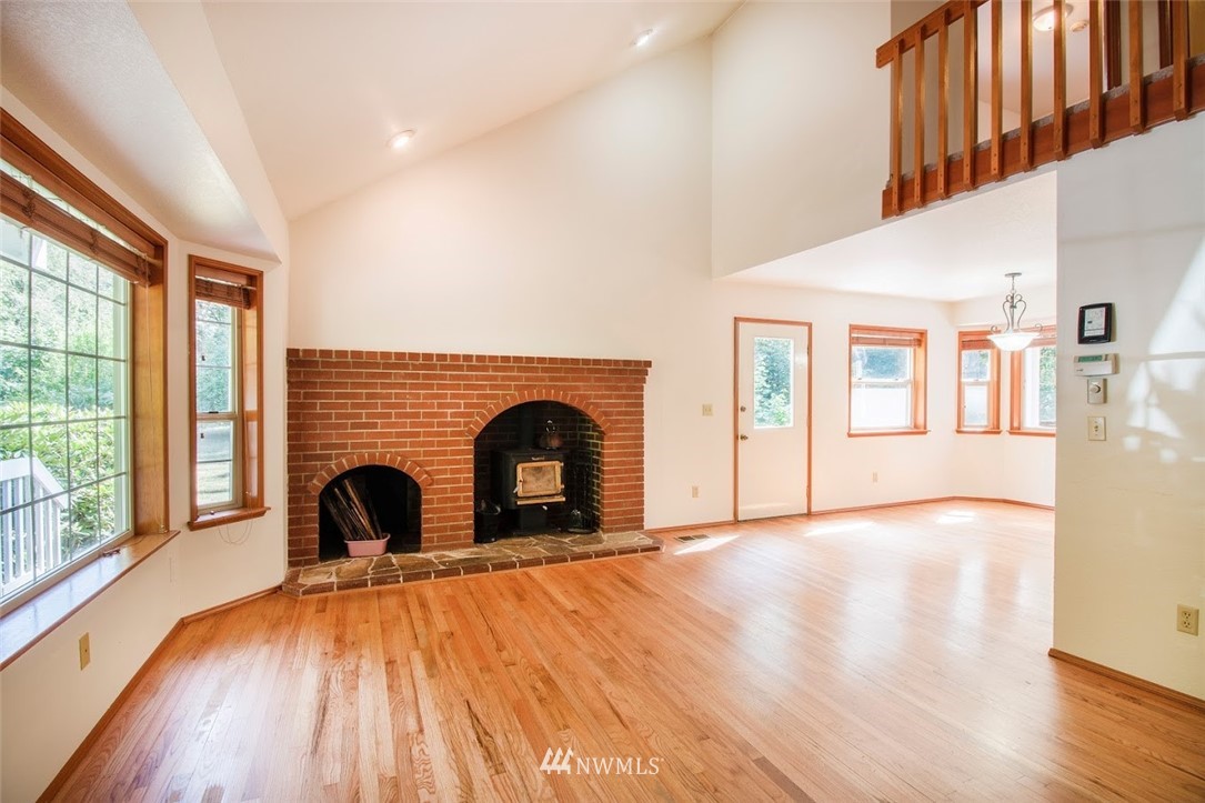 7478 Van Decar Road Southeast Port Orchard, WA 98367 - Photo 5 of 25 Gallery Image 5