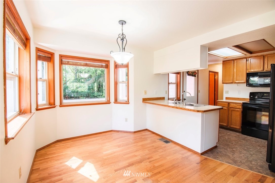 7478 Van Decar Road Southeast Port Orchard, WA 98367 - Photo 6 of 25 Gallery Image 6