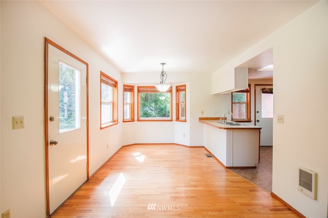 7478 Van Decar Road Southeast Port Orchard, WA 98367 - Photo 7 of 25 Gallery Image 7