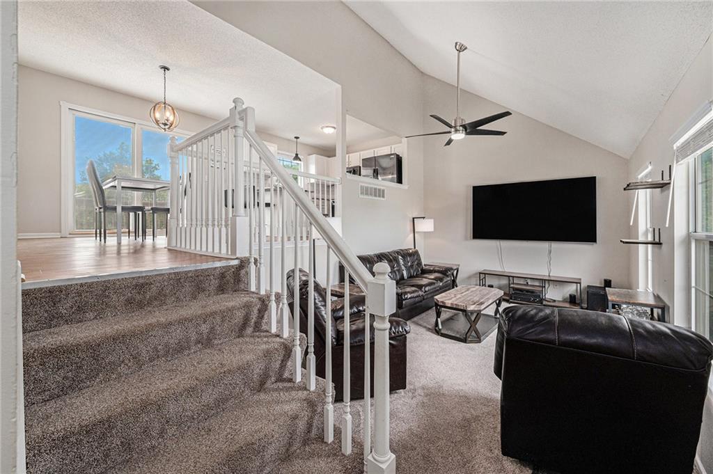 17360 South Ingrid Street Gardner, KS 66030 - Photo 5 of 29