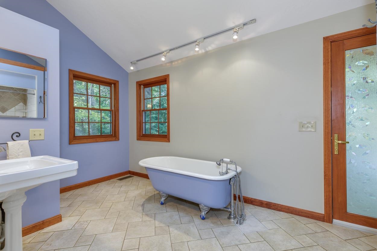 19 Hoit Road Epsom, NH 03234 - Photo 19 of 45