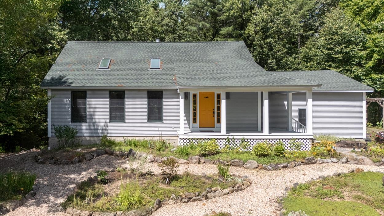19 Hoit Road Epsom, NH 03234 - Photo 3 of 45