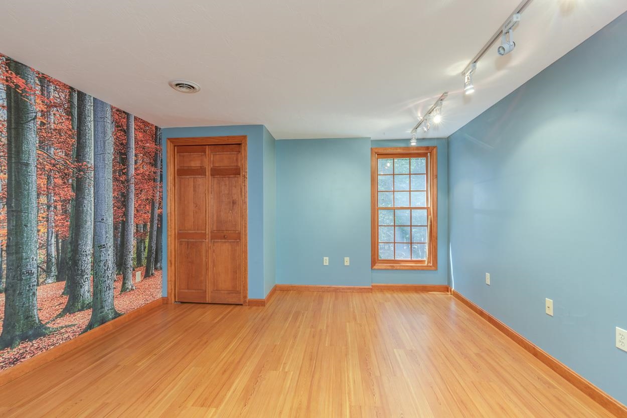 19 Hoit Road Epsom, NH 03234 - Photo 34 of 45
