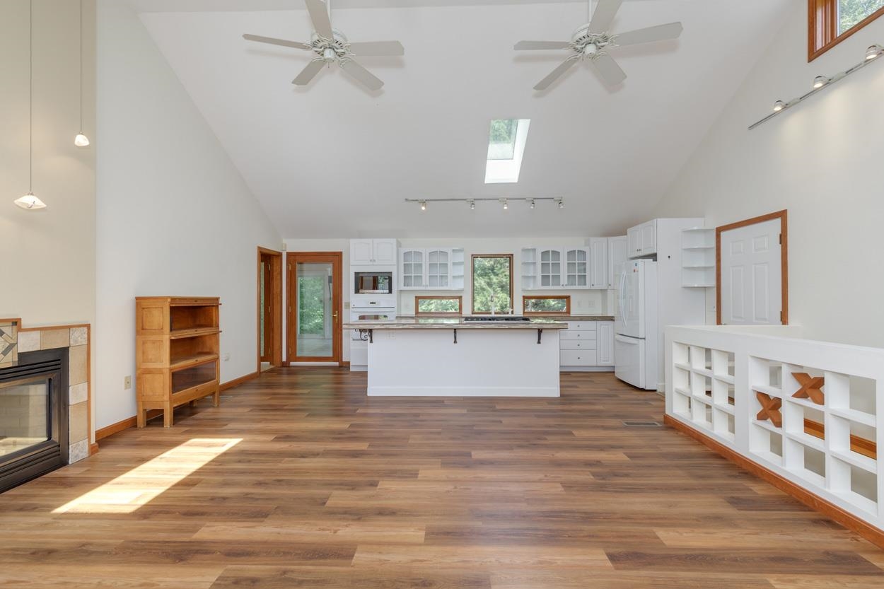 19 Hoit Road Epsom, NH 03234 - Photo 5 of 45