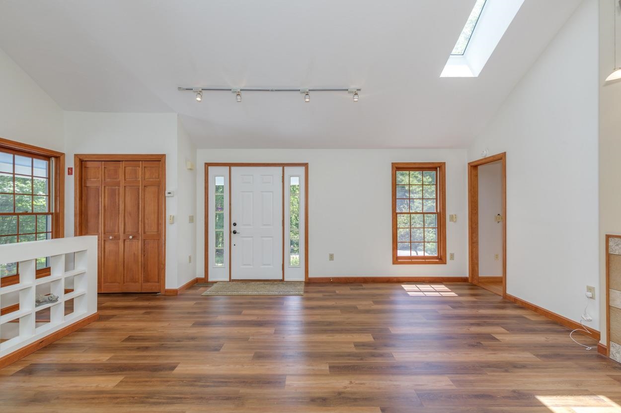 19 Hoit Road Epsom, NH 03234 - Photo 7 of 45