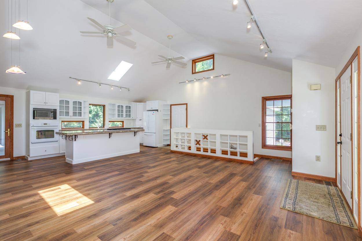 19 Hoit Road Epsom, NH 03234 - Photo 8 of 45