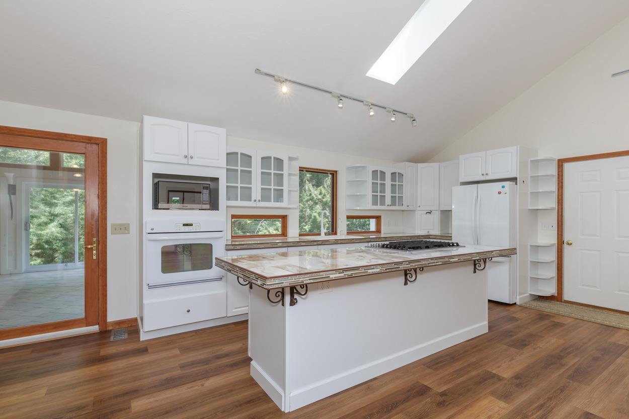 19 Hoit Road Epsom, NH 03234 - Photo 9 of 45
