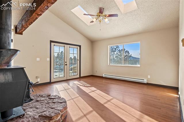 371 Rangeview Road Divide, CO 80814 - Photo 23 of 34 Living Area